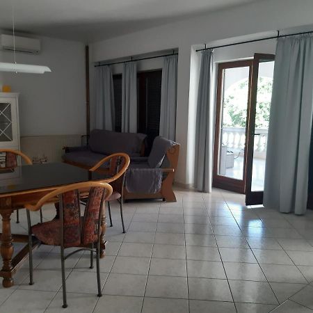 Apartment Nevija E Natale Opric Kültér fotó